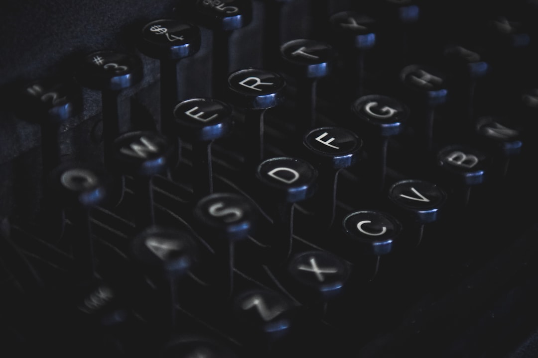 entdecken sie die kunst des digitalen storytellings: erzählen sie packende geschichten mit modernen digitalen medien und technologien, um ihr publikum effektiv zu begeistern.