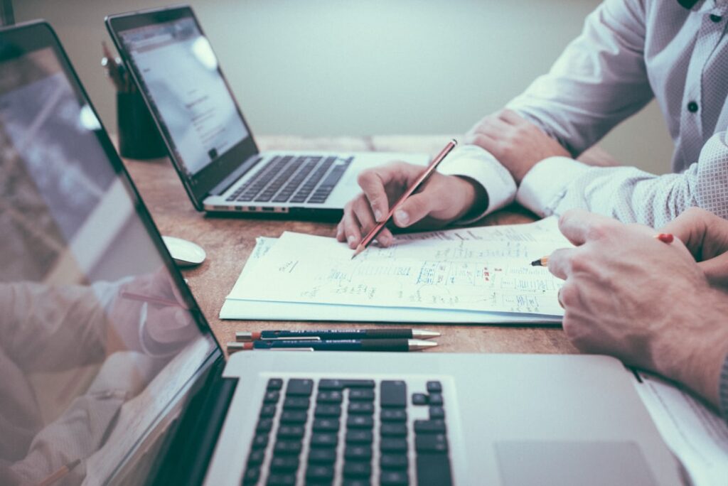 effektives projektmanagement zur planung, durchführung und kontrolle von projekten für erfolgreiche ergebnisse und optimierte teamarbeit.