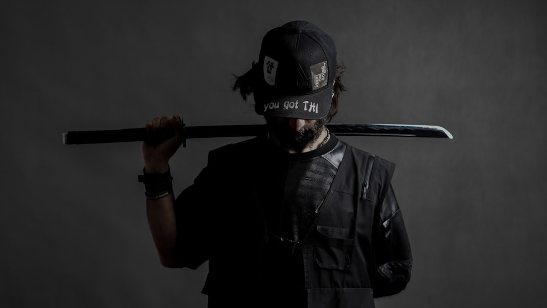 erfahren sie alles über das geschätzte vermögen von bushido, den berühmten deutschen rapper und musikproduzenten. aktuelle informationen zu seinem einkommen, besitz und karriere.