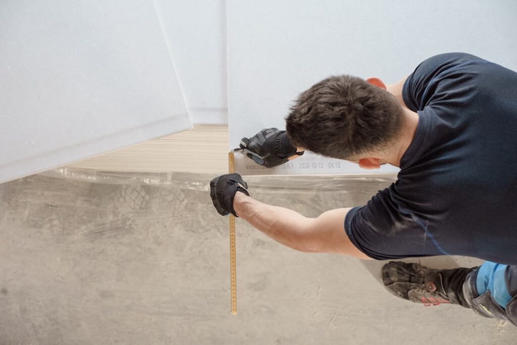 erfahren sie mehr über die vielfältigen fähigkeiten und dienstleistungen eines zimmermanns – vom bau bis zur reparatur von holzstrukturen.